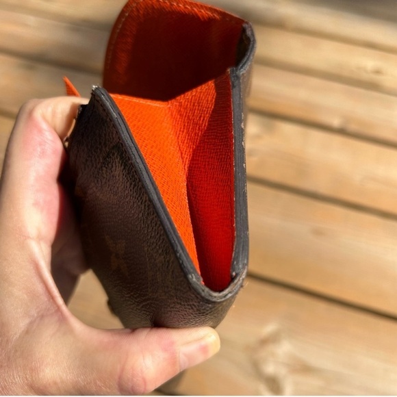 AUTHENTICATED Louis Vuitton  Emile Wallet - Picture 4 of 13